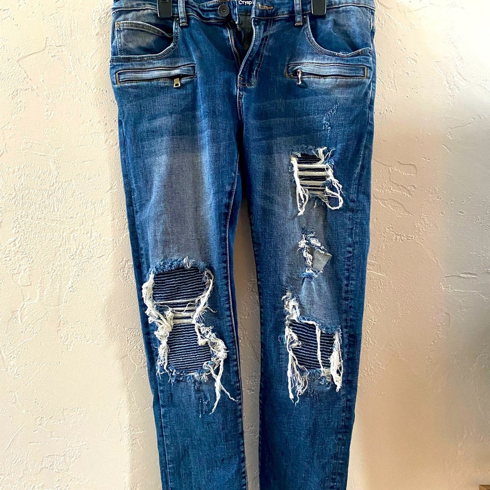 Buckle Crysp Denim ripped jeans